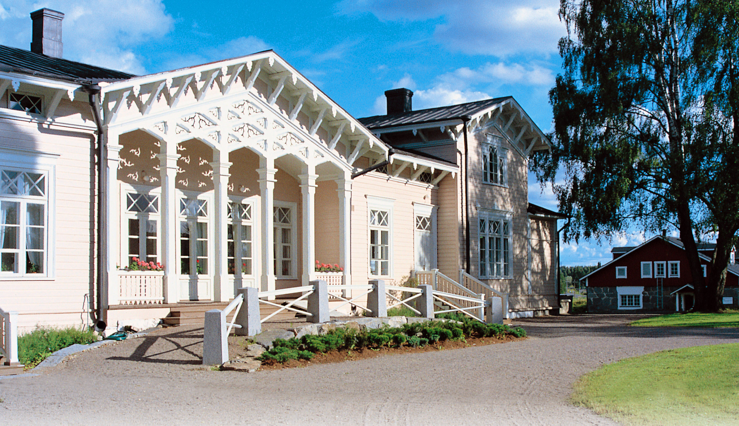 Kenkävero, ein historisches Pfarrhaus mit einem Restaurant und finnischem Kunsthandwerk, ganzjährig geöffnet. - Visit Mikkeli