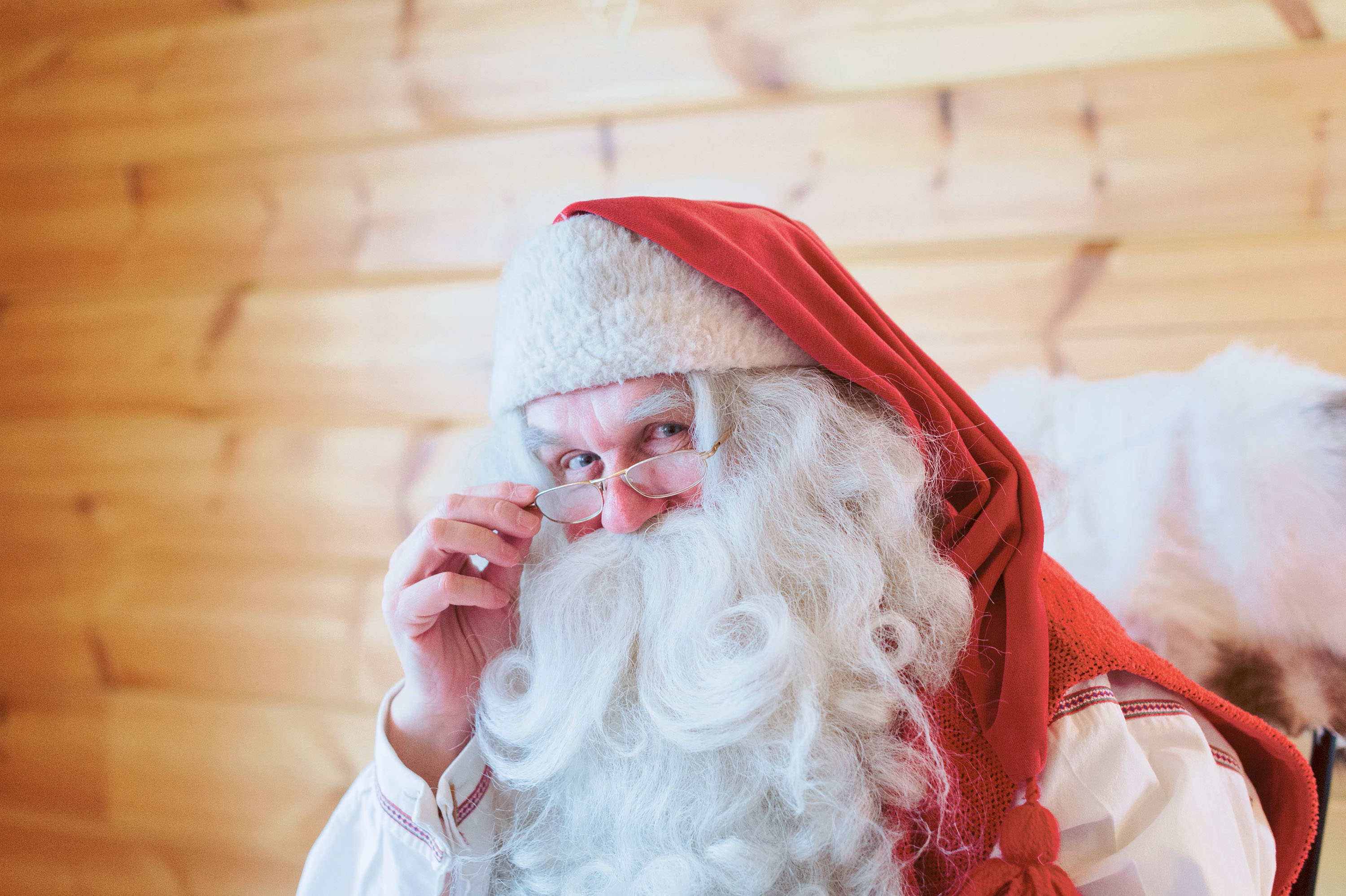 Papá Noel mirando a la cámara