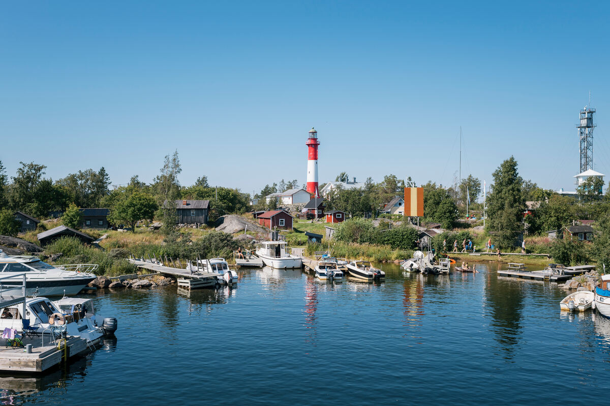 Blick auf den Hafen der Leuchtturminsel Tankar, die vor der Küste Kokkolas liegt. - Juho Kuva